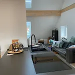 Modernes Penthouse-loft Mit Konuskarte Fuer Kostenfreien Oepnv Apartment *