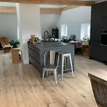 Apartment Modernes Penthouse-loft Mit Konuskarte Fuer Kostenfreien Oepnv Ehrenkirchen