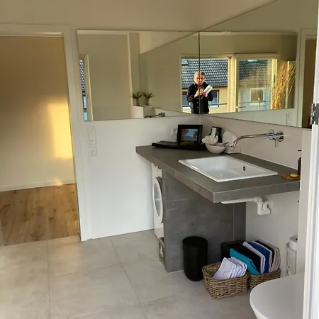 Modernes Penthouse-loft Mit Konuskarte Fuer Kostenfreien Oepnv דירה