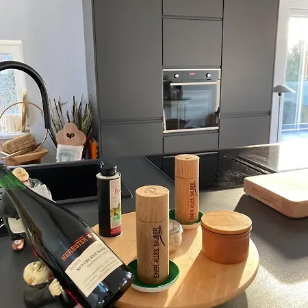 Modernes Penthouse-loft Mit Konuskarte Fuer Kostenfreien Oepnv דירה *