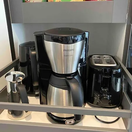 Modernes Penthouse-loft Mit Konuskarte Fuer Kostenfreien Oepnv דירה