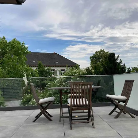 Neues Penthouse-loft Mit Konuskarte Fuer Gratis Oepnv Apartment